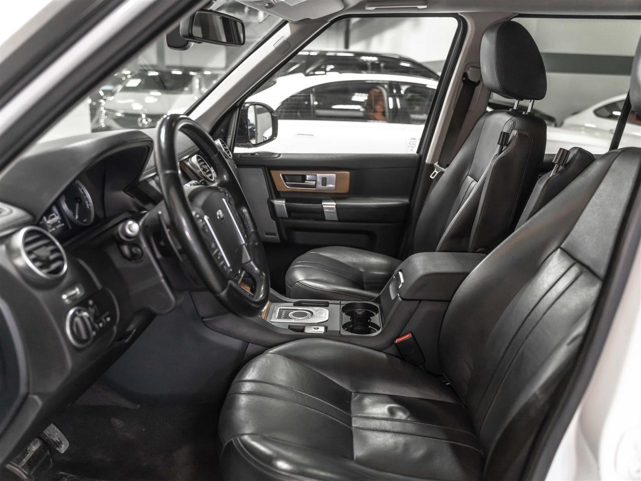 2016 Land Rover LR4 HSE|BLACK PACK|BLINDSPOT|360CAM|7PASS|EXTENSIVE SERVICE HISTORY Photo