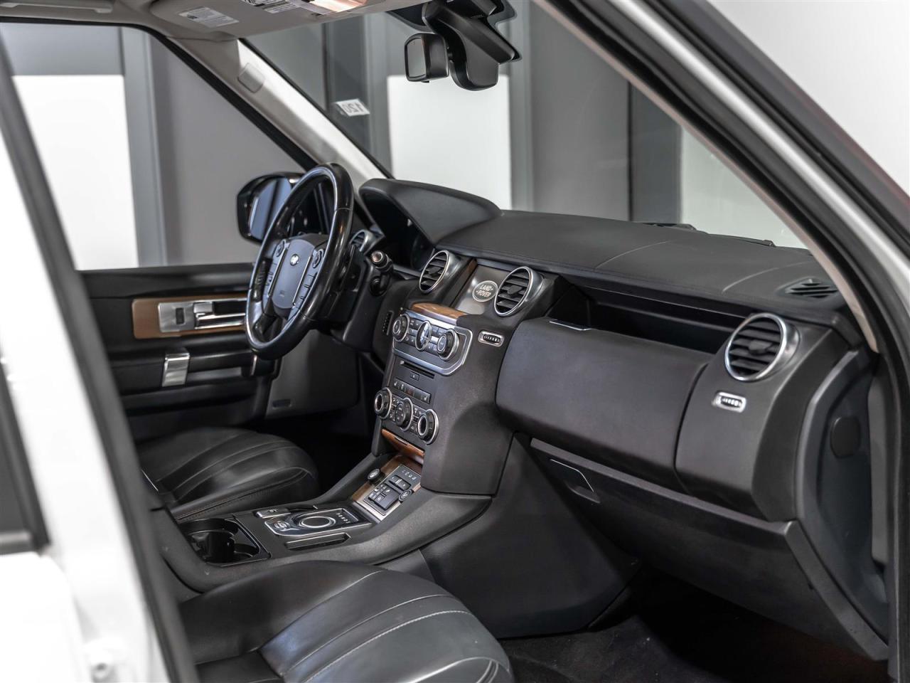 2016 Land Rover LR4 HSE|BLACK PACK|BLINDSPOT|360CAM|7PASS|EXTENSIVE SERVICE HISTORY Photo