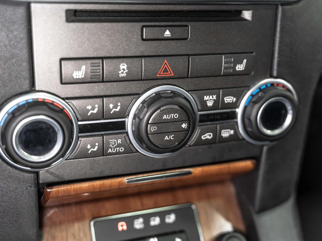 2016 Land Rover LR4 HSE|BLACK PACK|BLINDSPOT|360CAM|7PASS|EXTENSIVE SERVICE HISTORY Photo