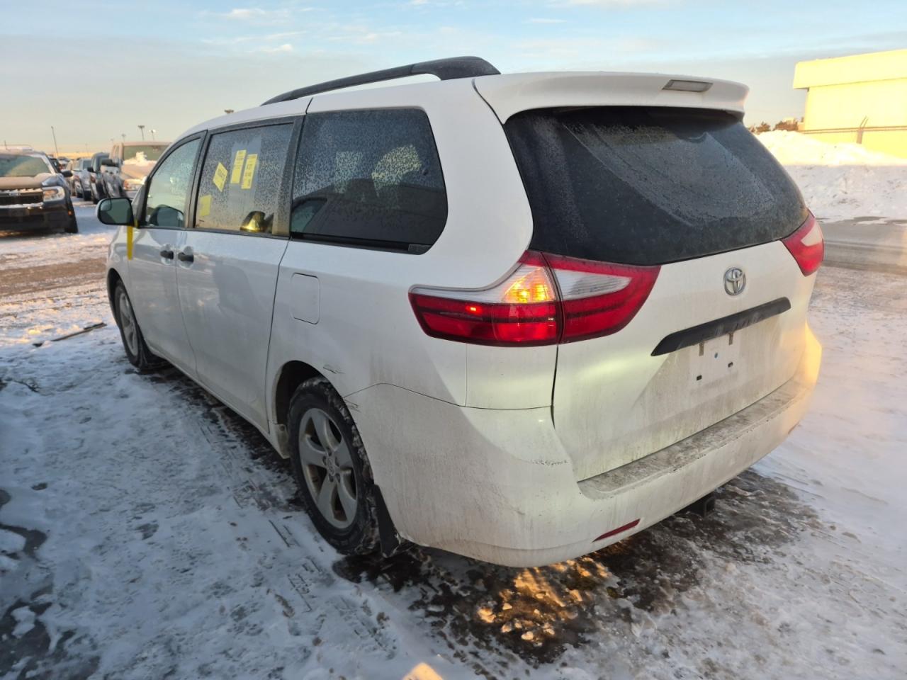 2017 Toyota Sienna L | NO ACCIDENTS | ALLOYS | 7 PASS Photo