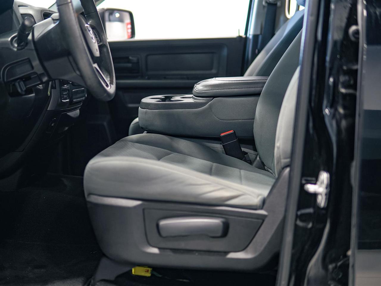 2019 RAM 1500 Classic ST 4x4 | NO ACCIDENTS | SXT PLUS | U CONNECT | TOW PKG Photo