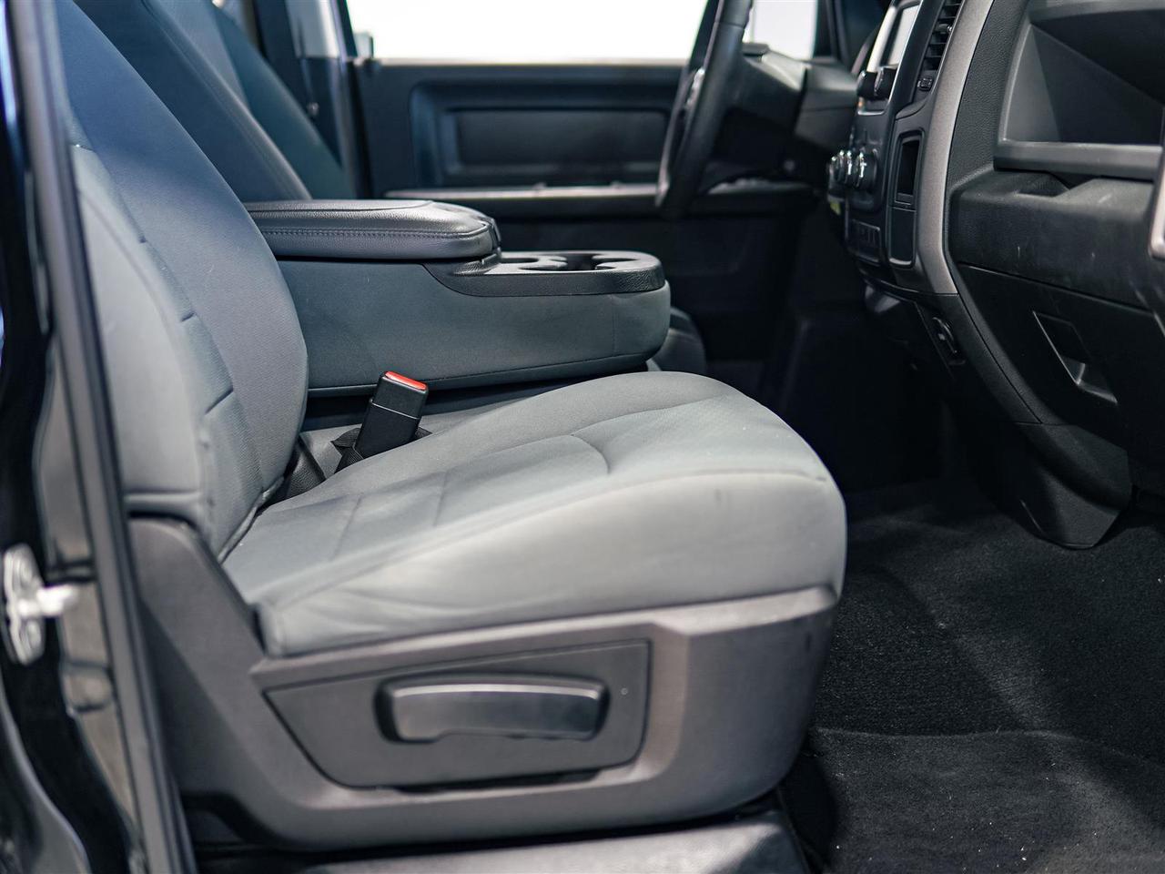 2019 RAM 1500 Classic ST 4x4 | NO ACCIDENTS | SXT PLUS | U CONNECT | TOW PKG Photo