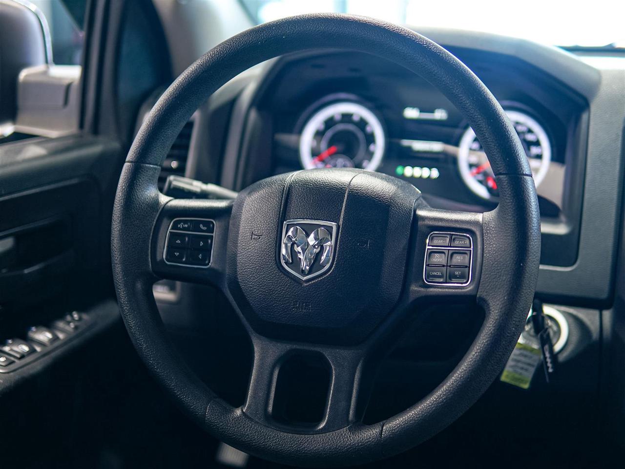 2019 RAM 1500 Classic ST 4x4 | NO ACCIDENTS | SXT PLUS | U CONNECT | TOW PKG Photo