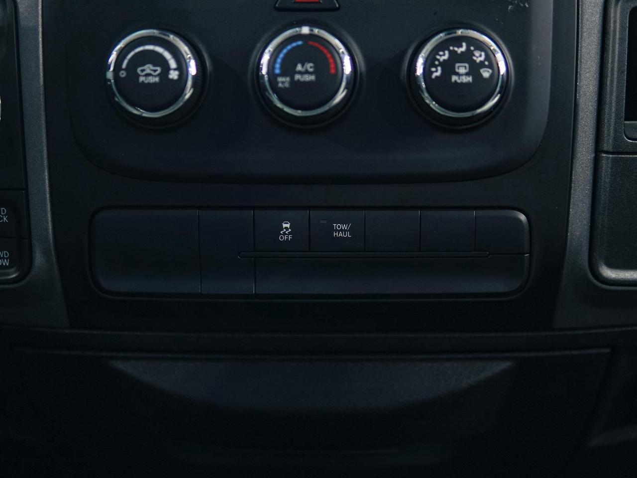 2019 RAM 1500 Classic ST 4x4 | NO ACCIDENTS | SXT PLUS | U CONNECT | TOW PKG Photo