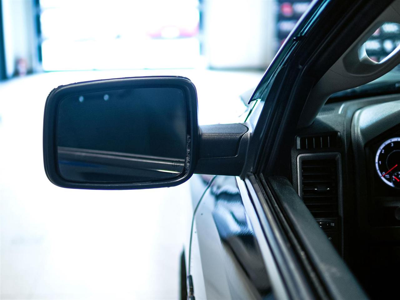 2019 RAM 1500 Classic ST 4x4 | NO ACCIDENTS | SXT PLUS | U CONNECT | TOW PKG Photo