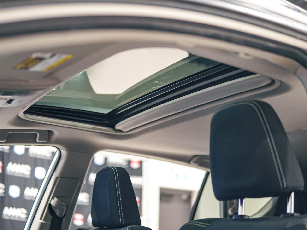 2018 Toyota RAV4 Hybrid HYBRID | XLE | AWD | NO ACCIDENTS | SUNROOF Photo