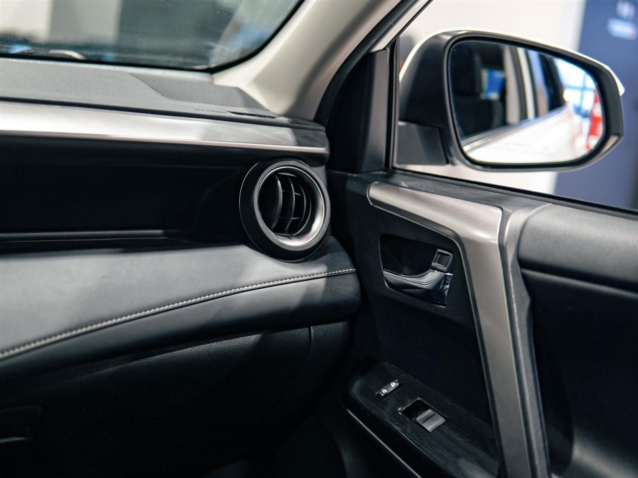 2018 Toyota RAV4 Hybrid HYBRID | XLE | AWD | NO ACCIDENTS | SUNROOF Photo