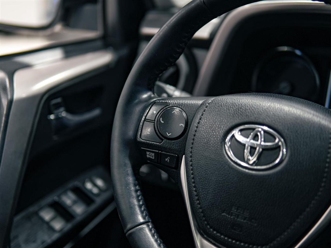 2018 Toyota RAV4 Hybrid HYBRID | XLE | AWD | NO ACCIDENTS | SUNROOF Photo