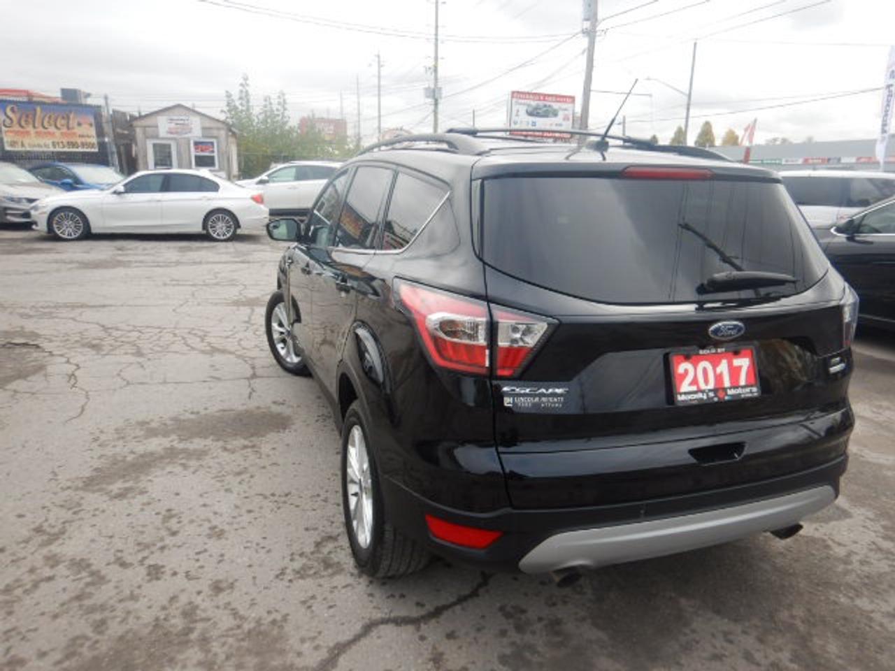 2017 Ford Escape SE Photo