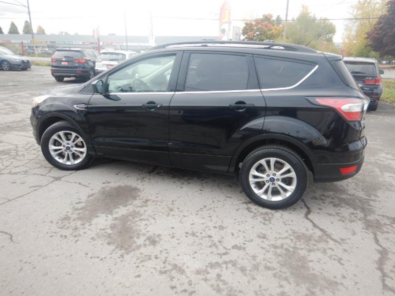 2017 Ford Escape SE Photo