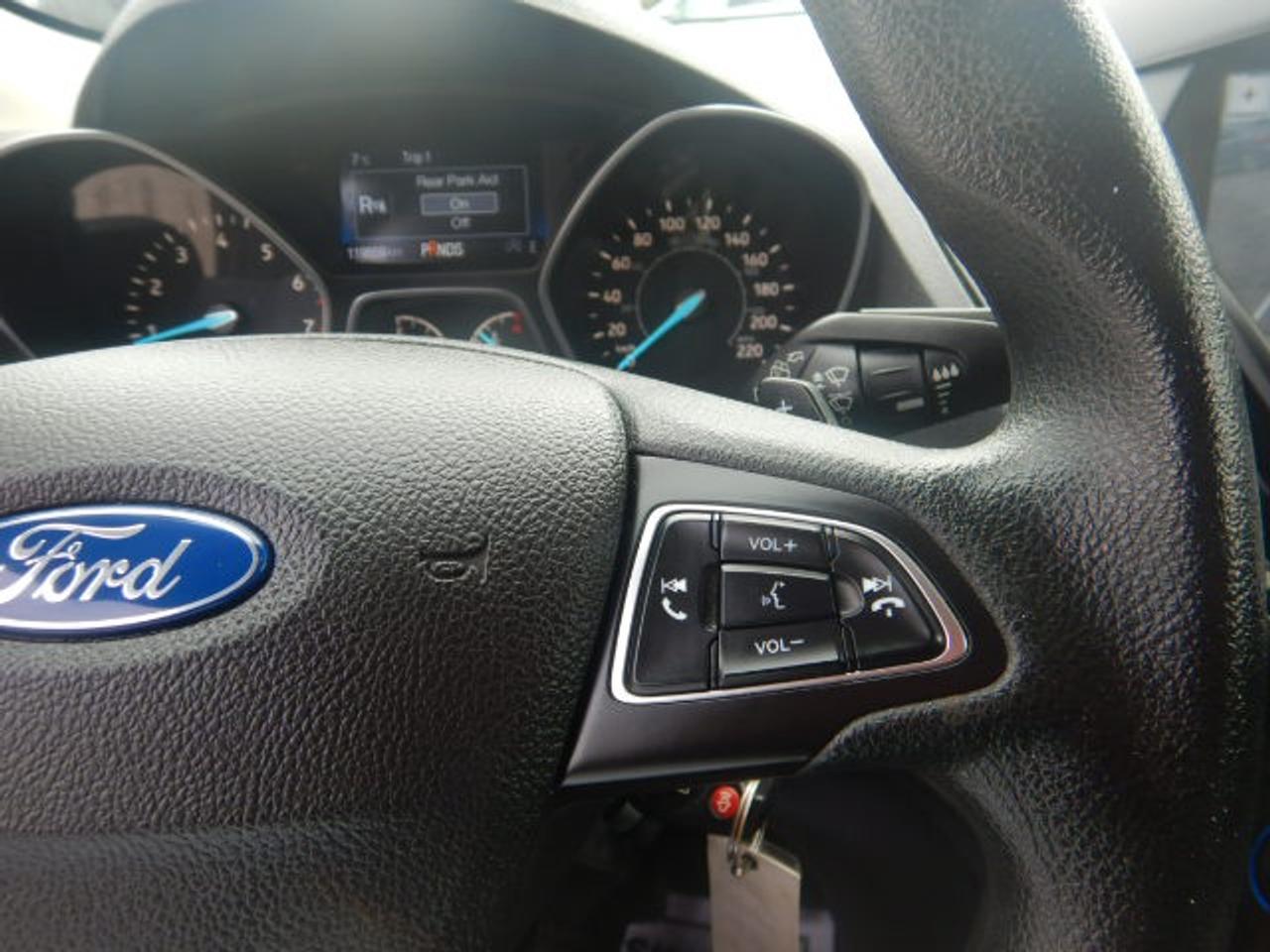2017 Ford Escape SE Photo
