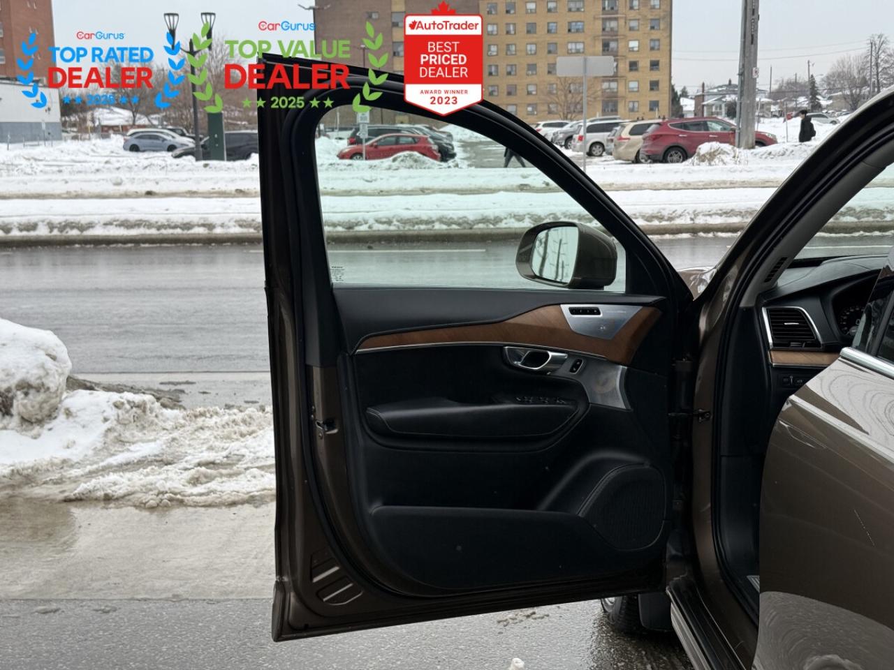 2017 Volvo XC90 T8 INSCRIPTION | BOWERS & WILKINS | HYBRID | Photo