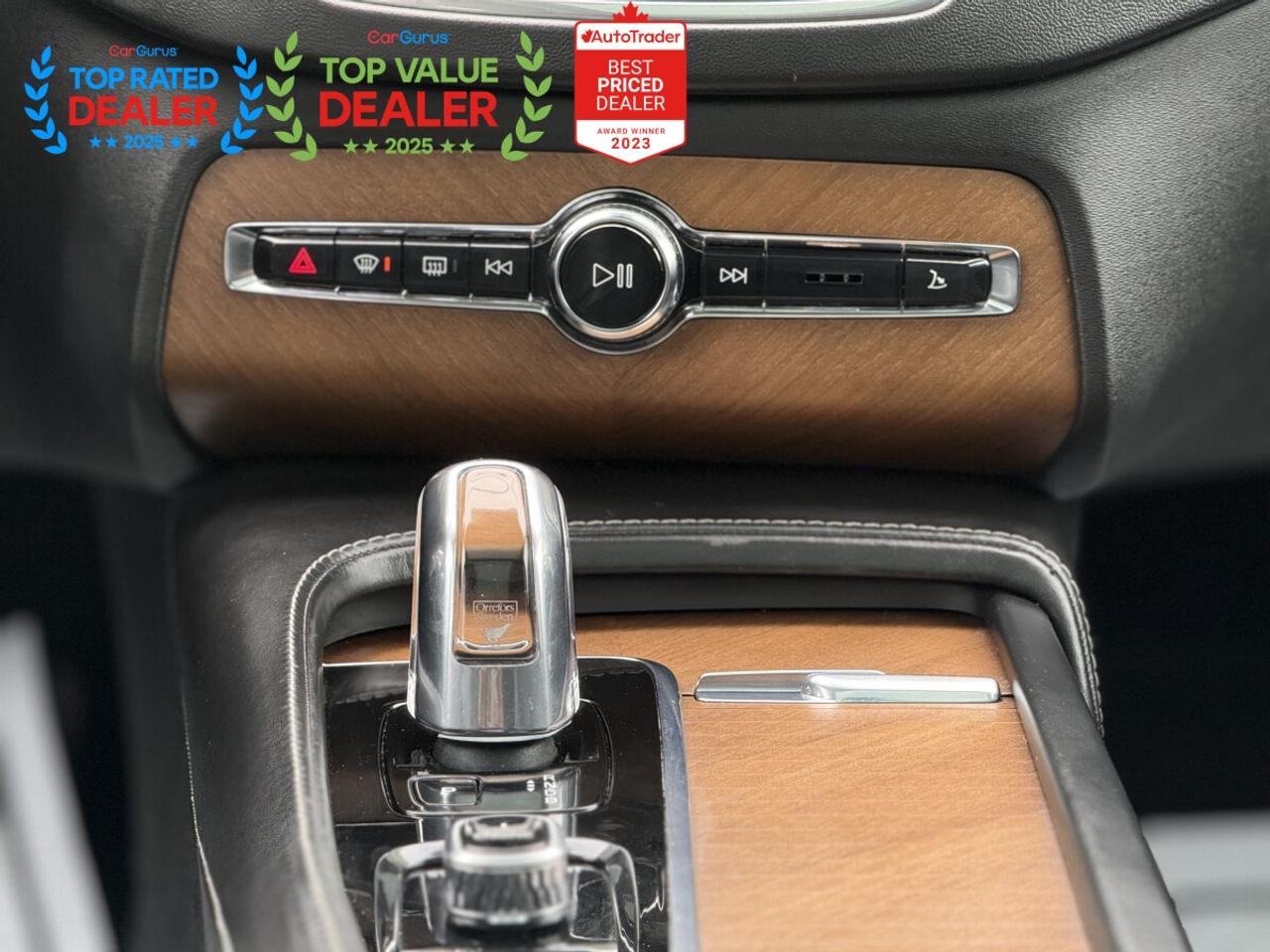 2017 Volvo XC90 T8 INSCRIPTION | BOWERS & WILKINS | HYBRID | Photo