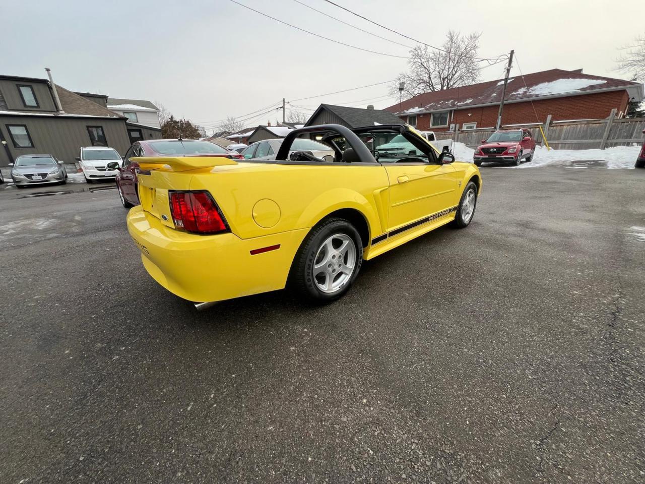 2002 Ford Mustang Deluxe Photo