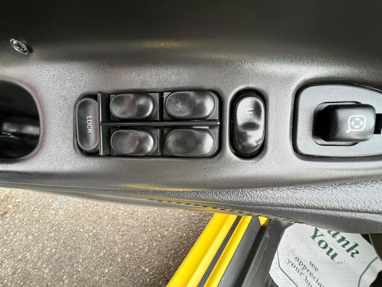 2002 Ford Mustang Deluxe Photo