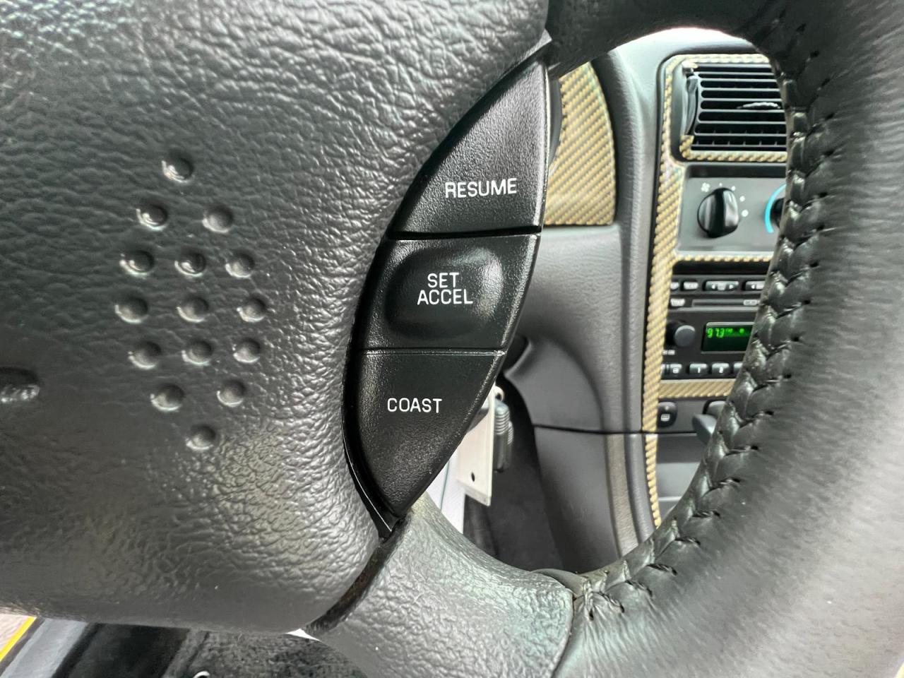 2002 Ford Mustang Deluxe Photo