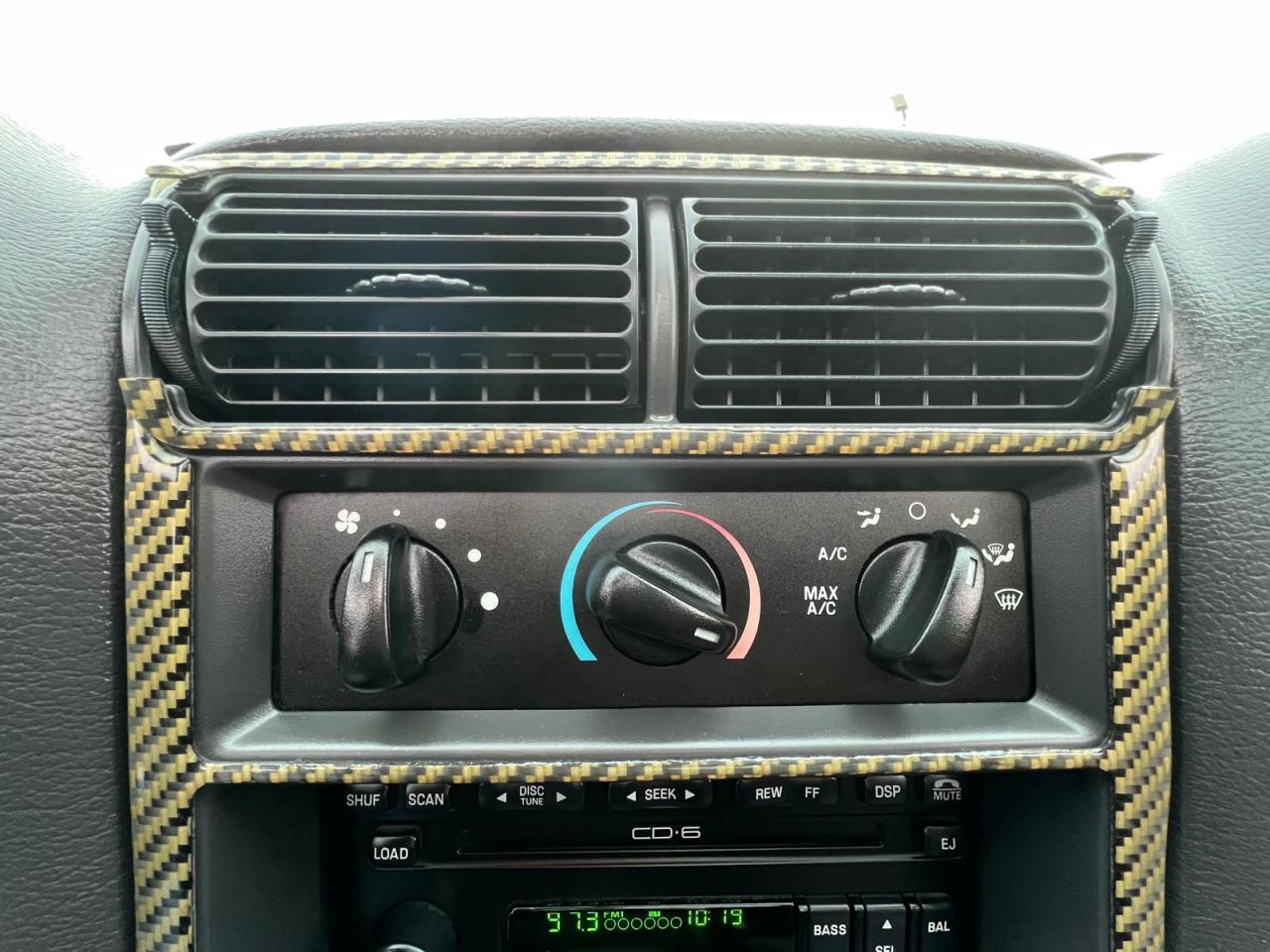 2002 Ford Mustang Deluxe Photo