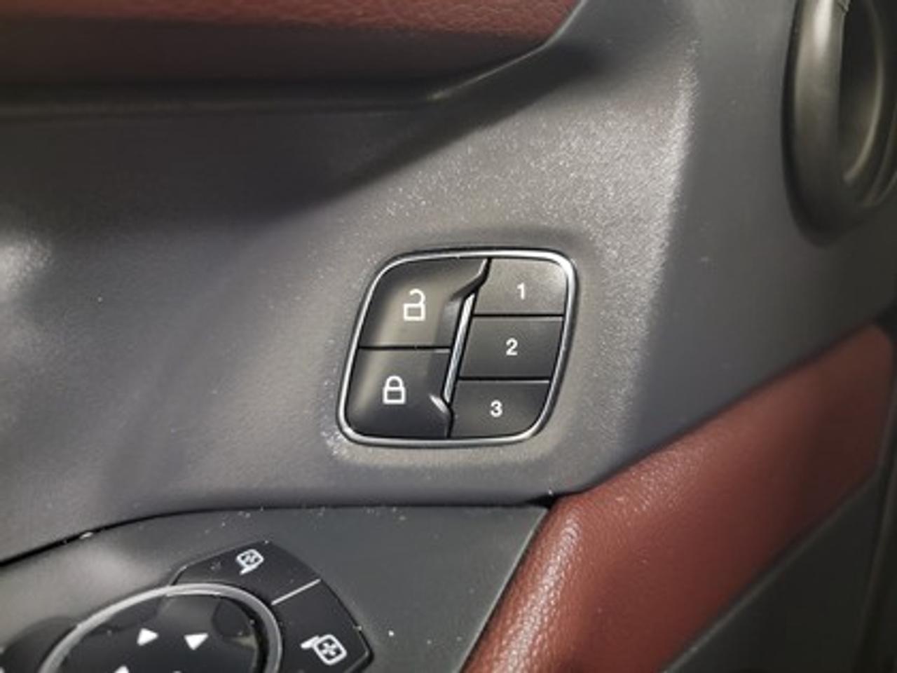 13593935