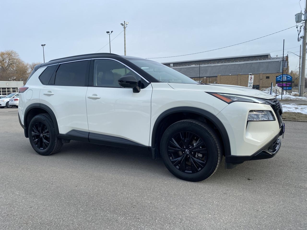 2023 Nissan Rogue SV AWD,  Midnight Edition - Photo #4