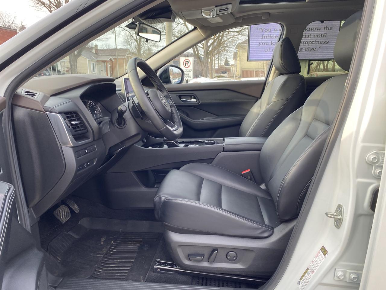 2023 Nissan Rogue SV AWD,  Midnight Edition - Photo #6