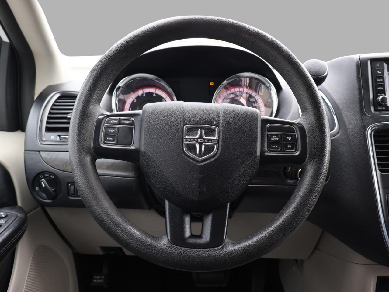 2019 Dodge Grand Caravan SXT CERTIFIED *SERVICE RECORDS* CAMERA NAV VLUETOOTH LEATHER HEATED SEATS CRUISE ALLOYS Photo