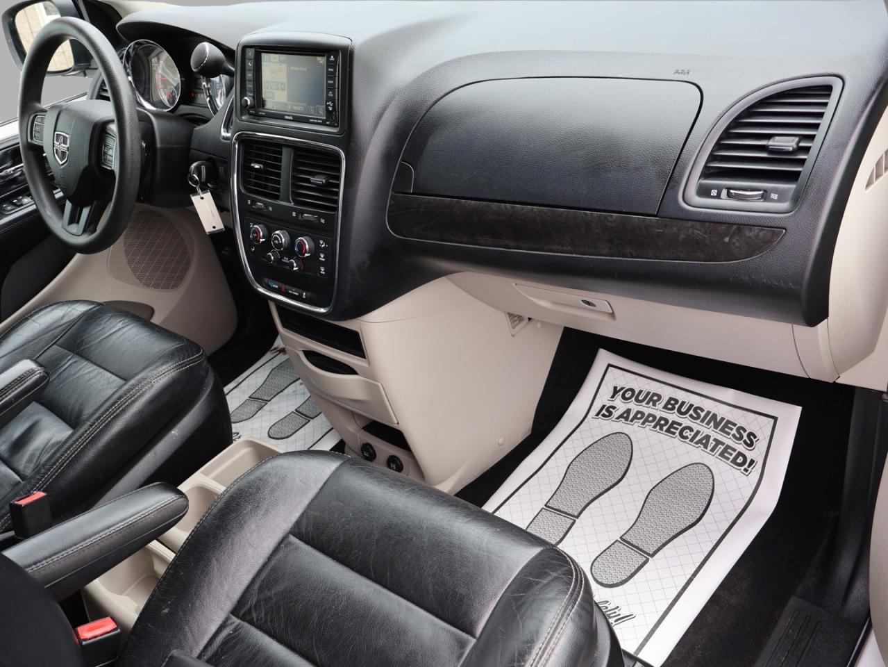 2019 Dodge Grand Caravan SXT CERTIFIED *SERVICE RECORDS* CAMERA NAV VLUETOOTH LEATHER HEATED SEATS CRUISE ALLOYS Photo