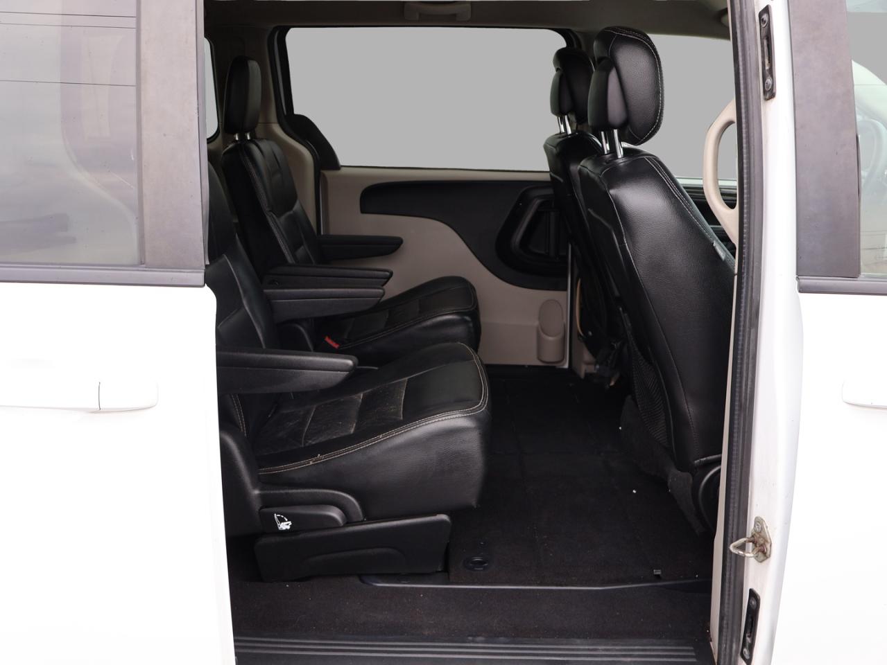 2019 Dodge Grand Caravan SXT CERTIFIED *SERVICE RECORDS* CAMERA NAV VLUETOOTH LEATHER HEATED SEATS CRUISE ALLOYS Photo