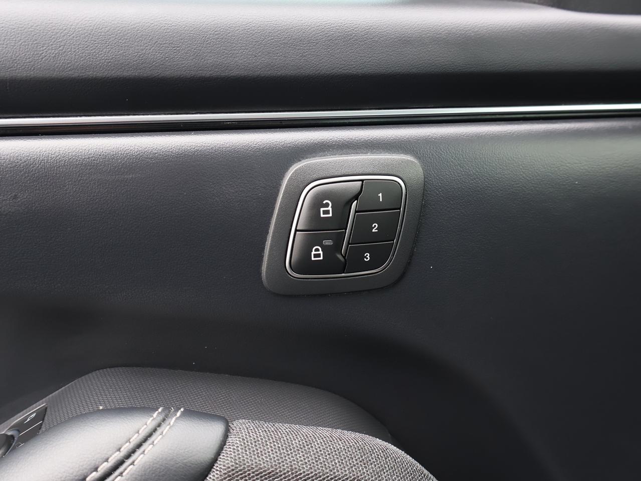 2021 Ford Mustang Mach-E PREMIUM AWD CERTIFIED *ACCIDENT FREE*FORD MAINTAIN* CAMERA NAV BLUETOOTH LEATHER HEATED SEATS PANO ROOF CRUISE ALLOYS Photo