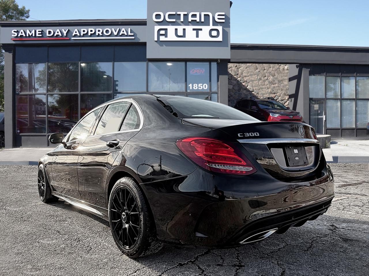 2018 Mercedes-Benz C-Class C300 4MATIC Sedan Photo3