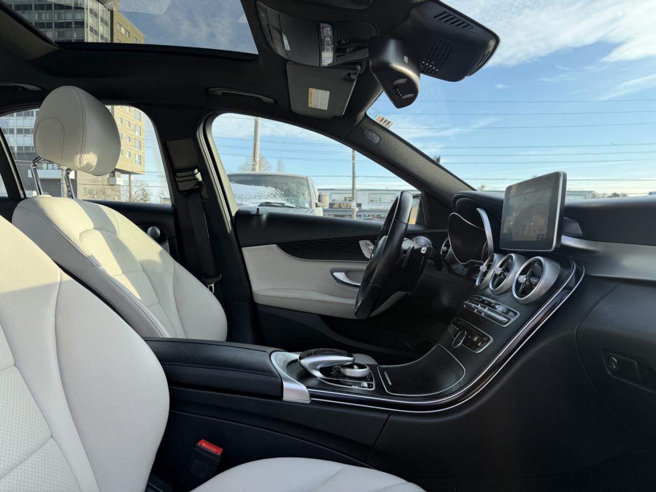 2018 Mercedes-Benz C-Class C300 4MATIC Sedan Photo