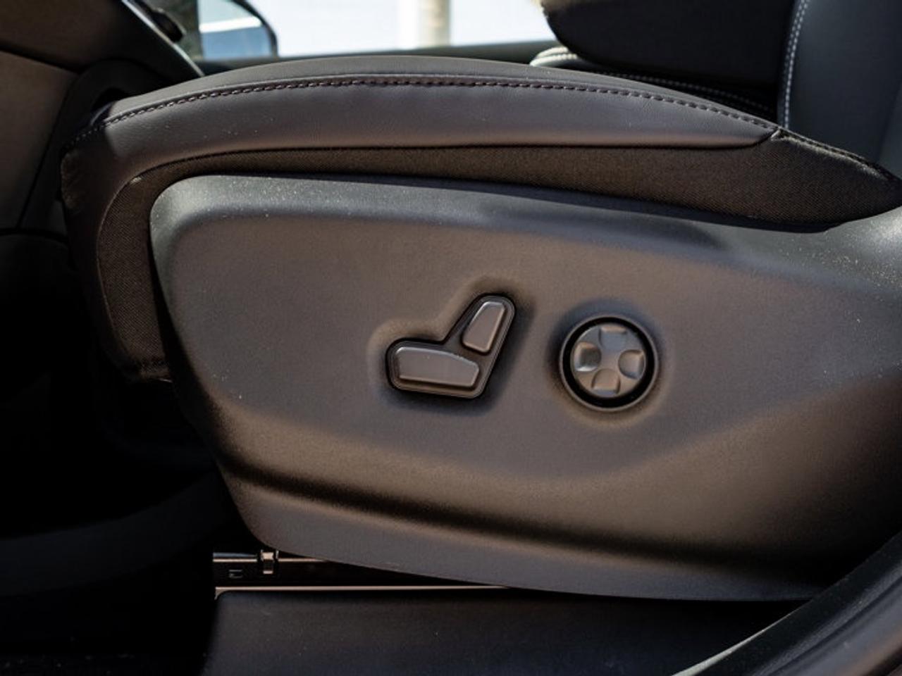 2026 Chrysler Pacifica Select Photo