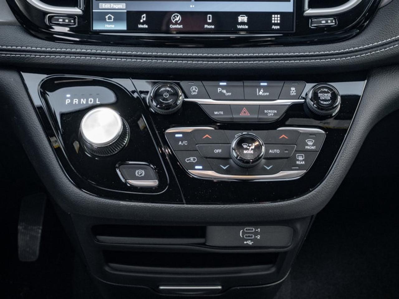 2026 Chrysler Pacifica Select Photo