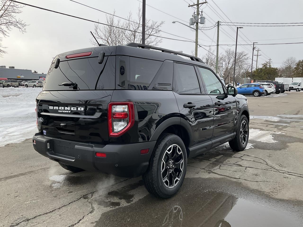 2026 Ford Bronco Sport Outer Banks Photo4