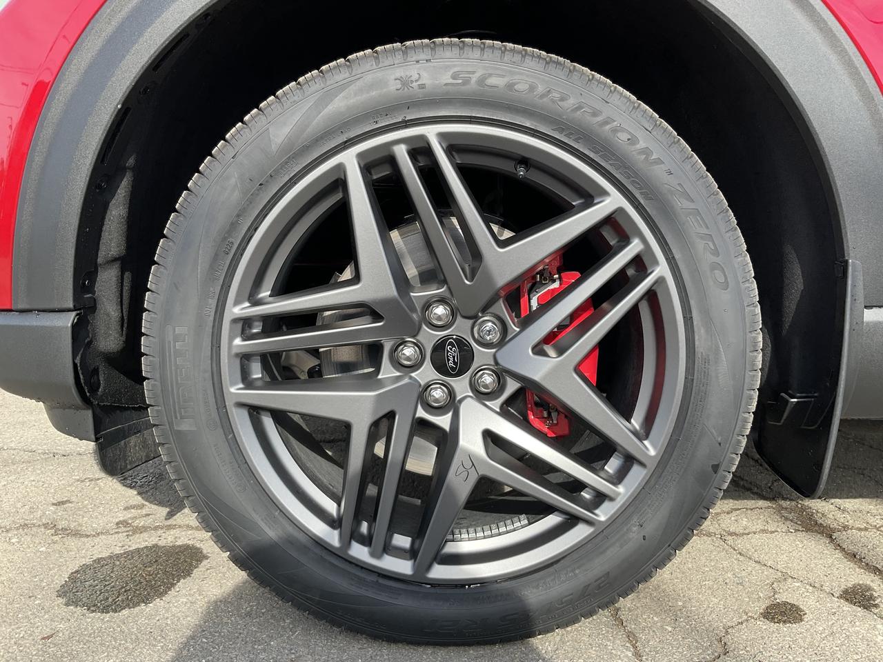 2026 Ford Explorer ST-Line Photo4