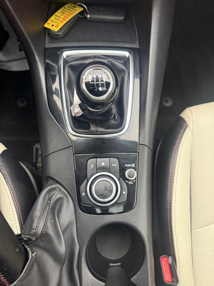 2016 Mazda MAZDA3 GT Photo