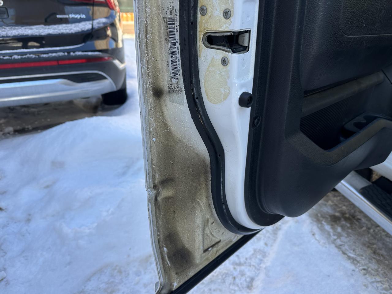 2015 RAM 1500 4WD Crew Cab 140.5" Laramie Ltd 2.0 Photo