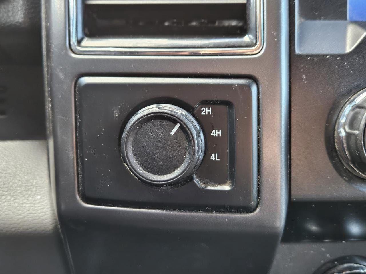 2020 Ford F-150 XLT 4WD SuperCrew 5.5' Box Photo