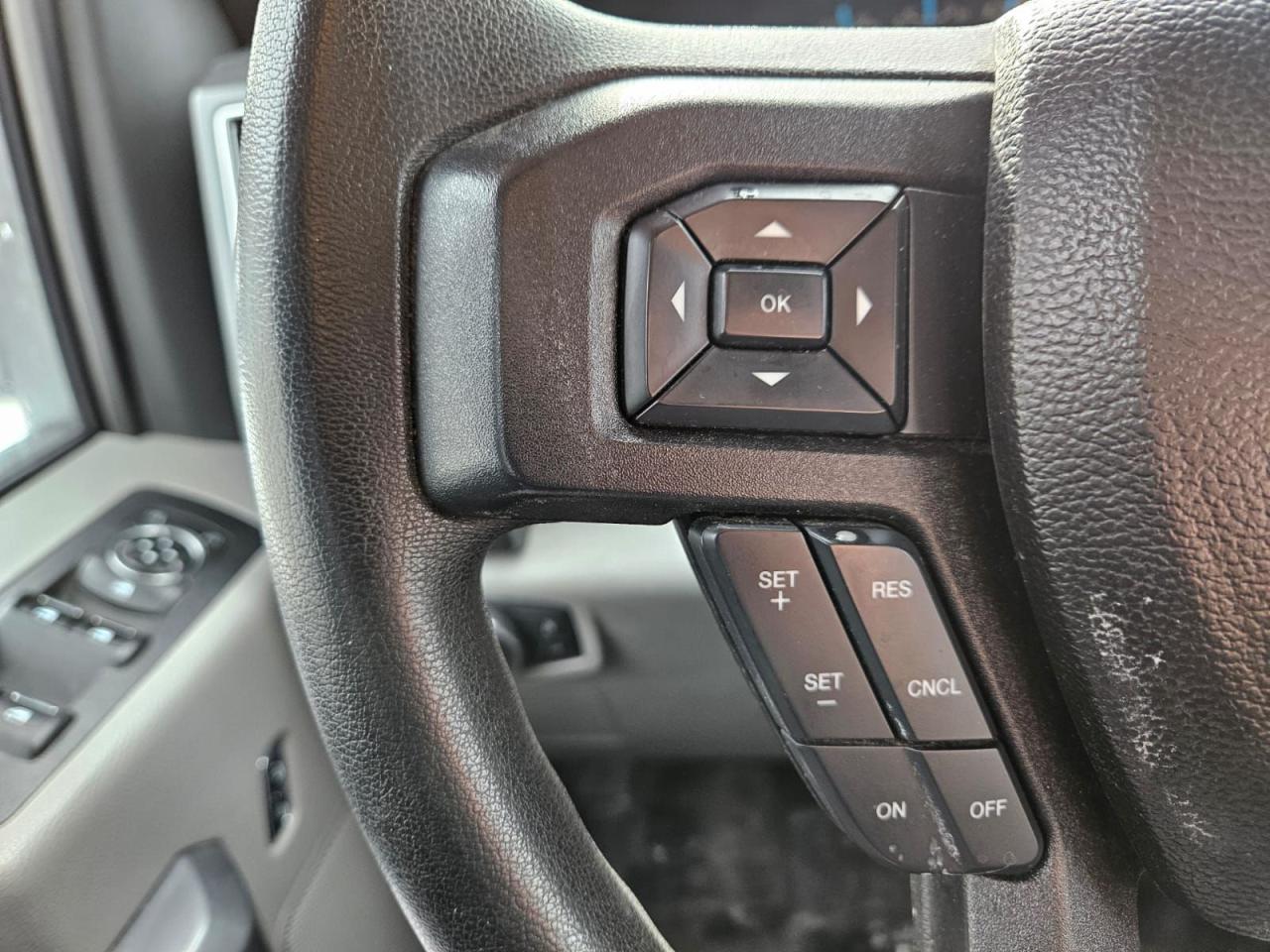 2017 Ford F-150 4WD SUPERCREW 145" XLT Photo