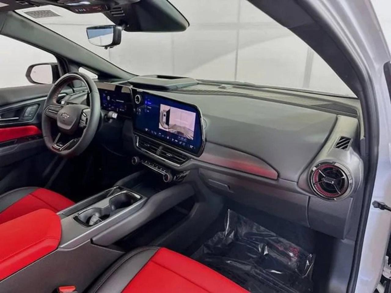 2025 Chevrolet Equinox EV RS Photo