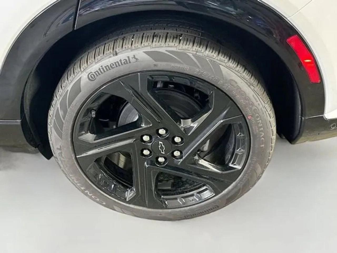 2025 Chevrolet Equinox EV RS Photo