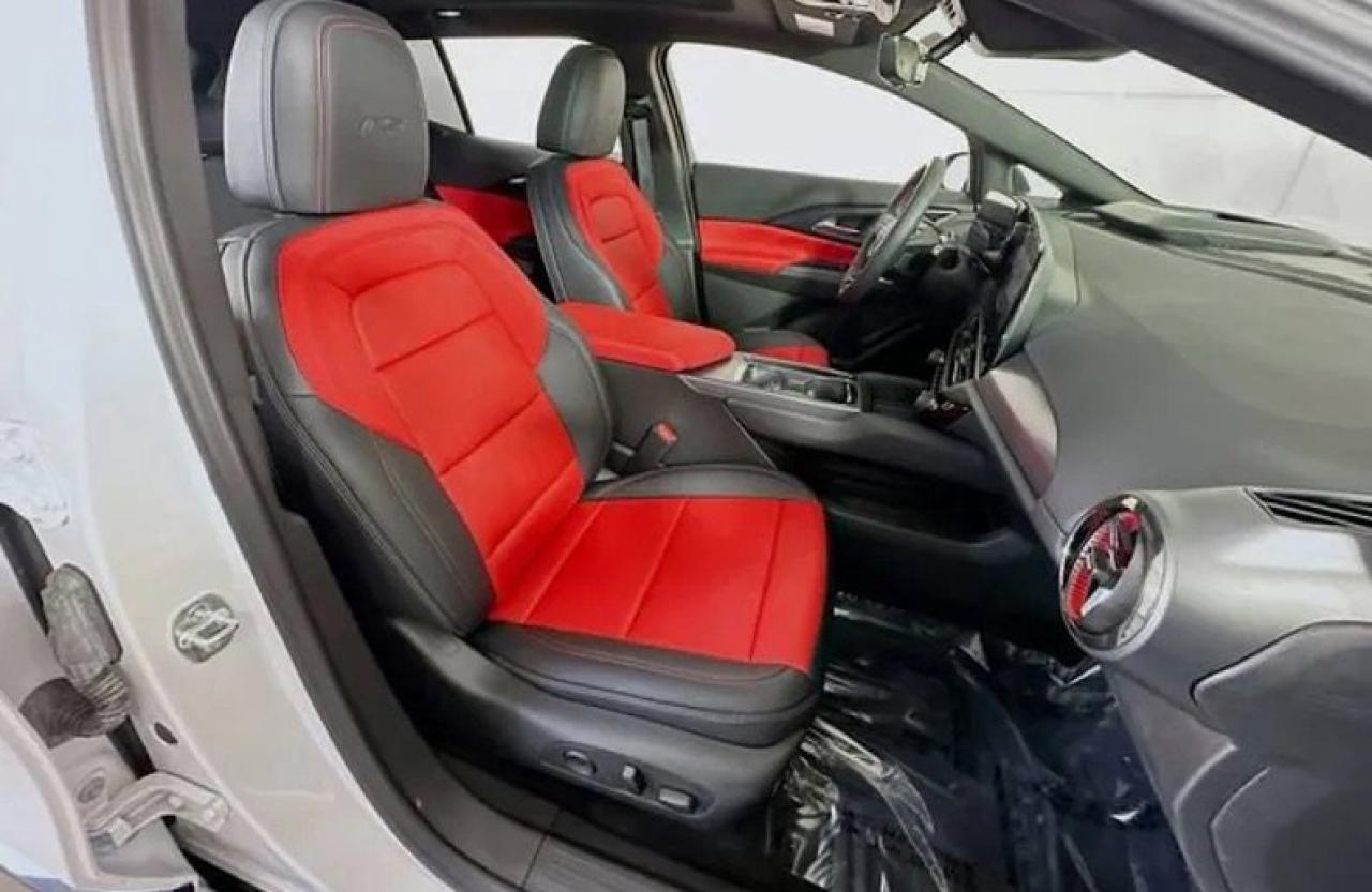 2025 Chevrolet Equinox EV RS Photo