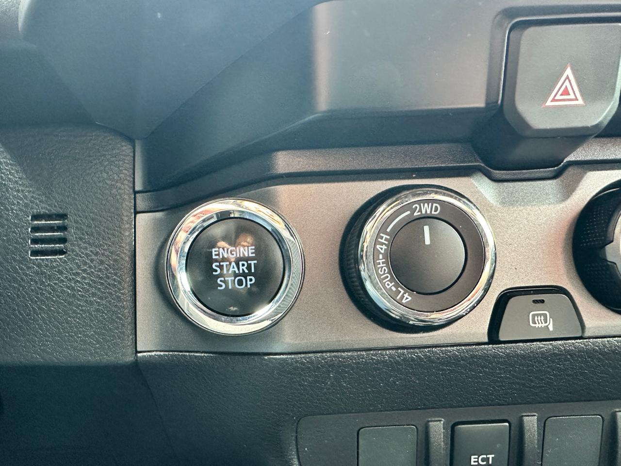 2019 Toyota Tacoma SR5 4X4 LB HTD Cloth NAV Bluetooth XM Alloys RvCam Photo