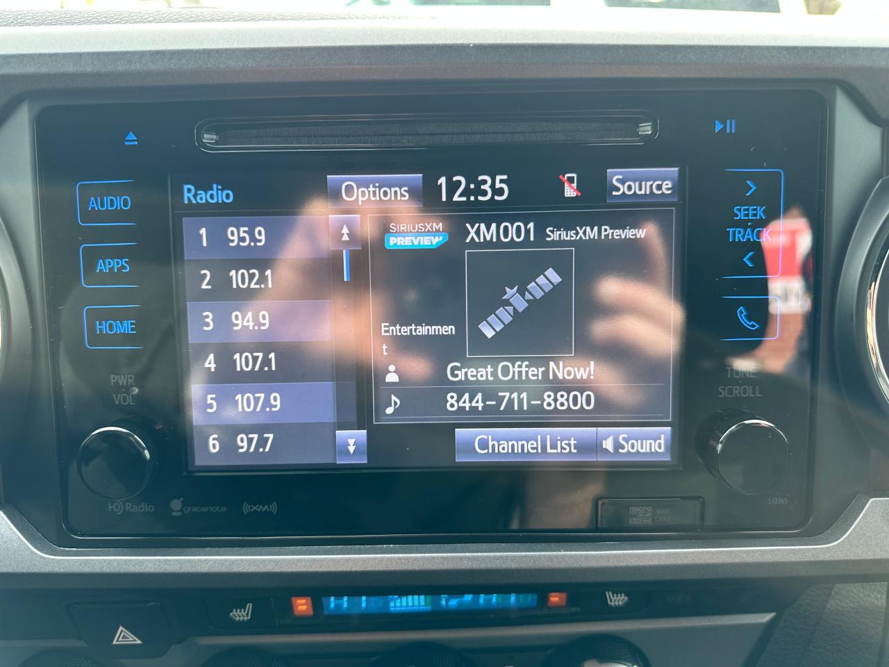 2019 Toyota Tacoma SR5 4X4 LB HTD Cloth NAV Bluetooth XM Alloys RvCam Photo