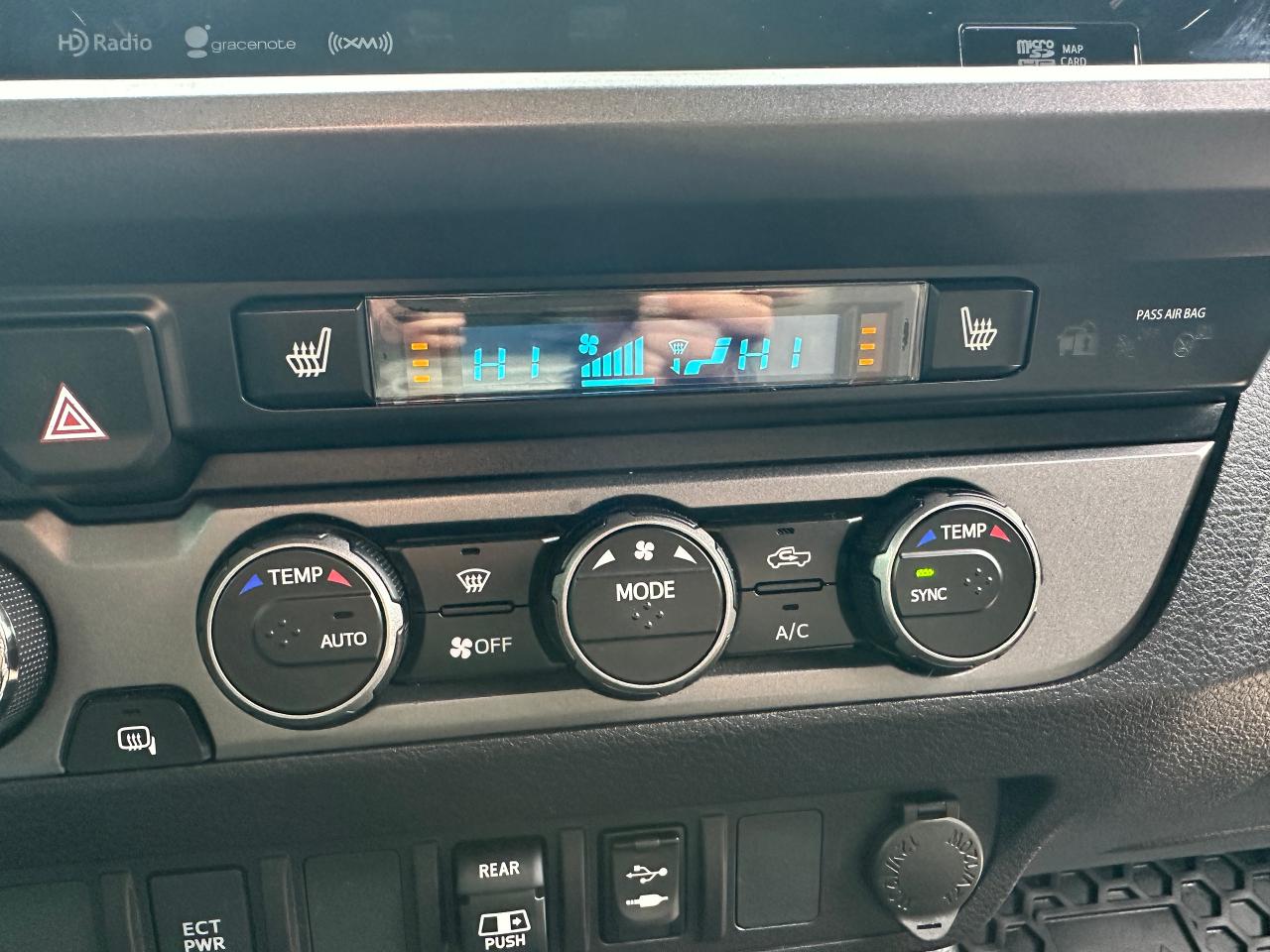 2019 Toyota Tacoma SR5 4X4 LB HTD Cloth NAV Bluetooth XM Alloys RvCam Photo