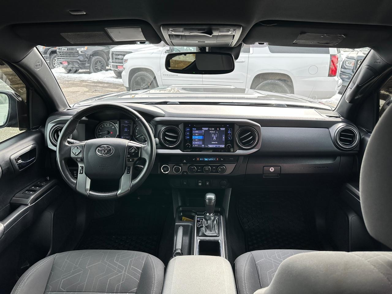 2019 Toyota Tacoma SR5 4X4 LB HTD Cloth NAV Bluetooth XM Alloys RvCam Photo