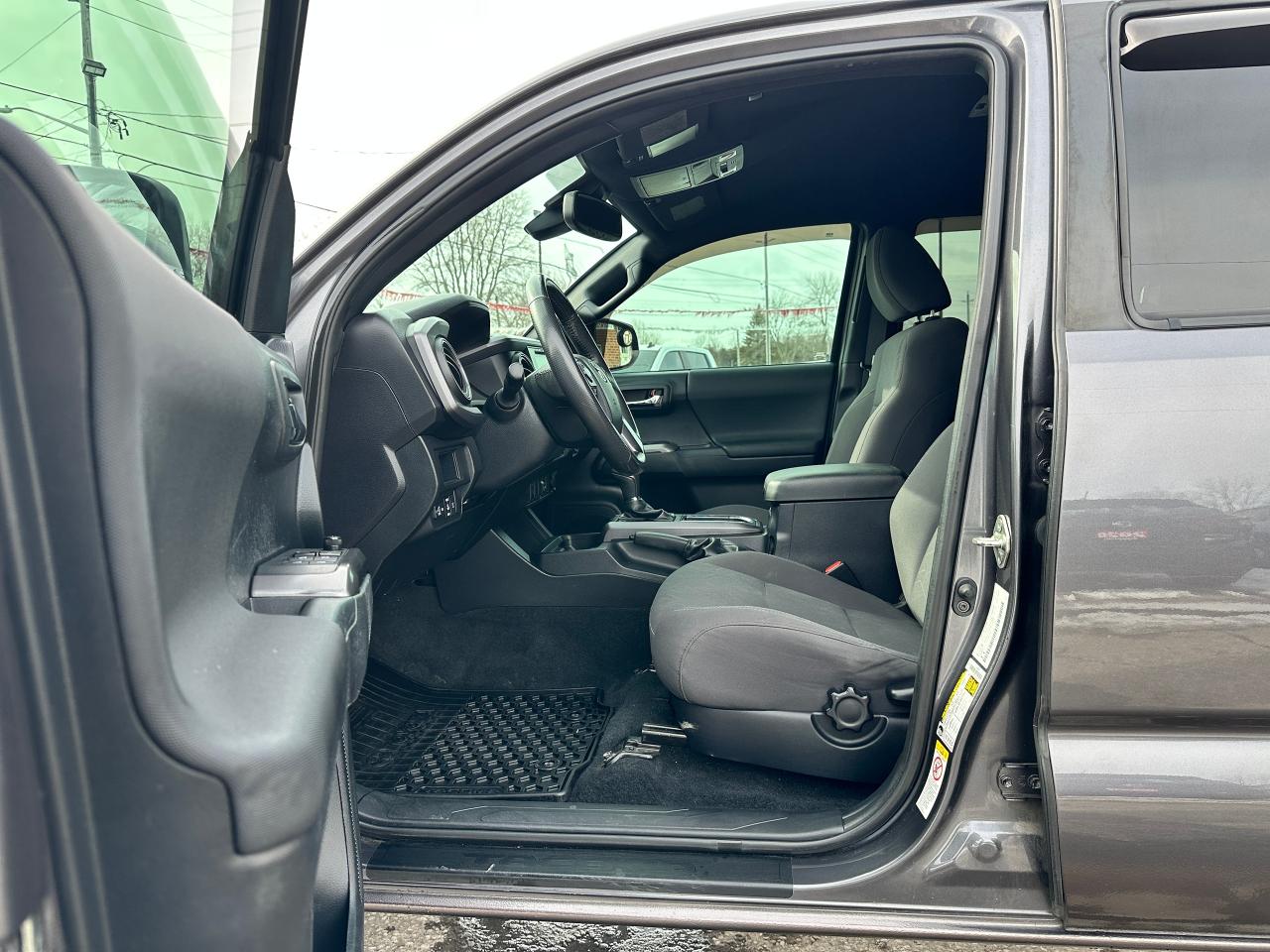 2019 Toyota Tacoma SR5 4X4 LB HTD Cloth NAV Bluetooth XM Alloys RvCam Photo