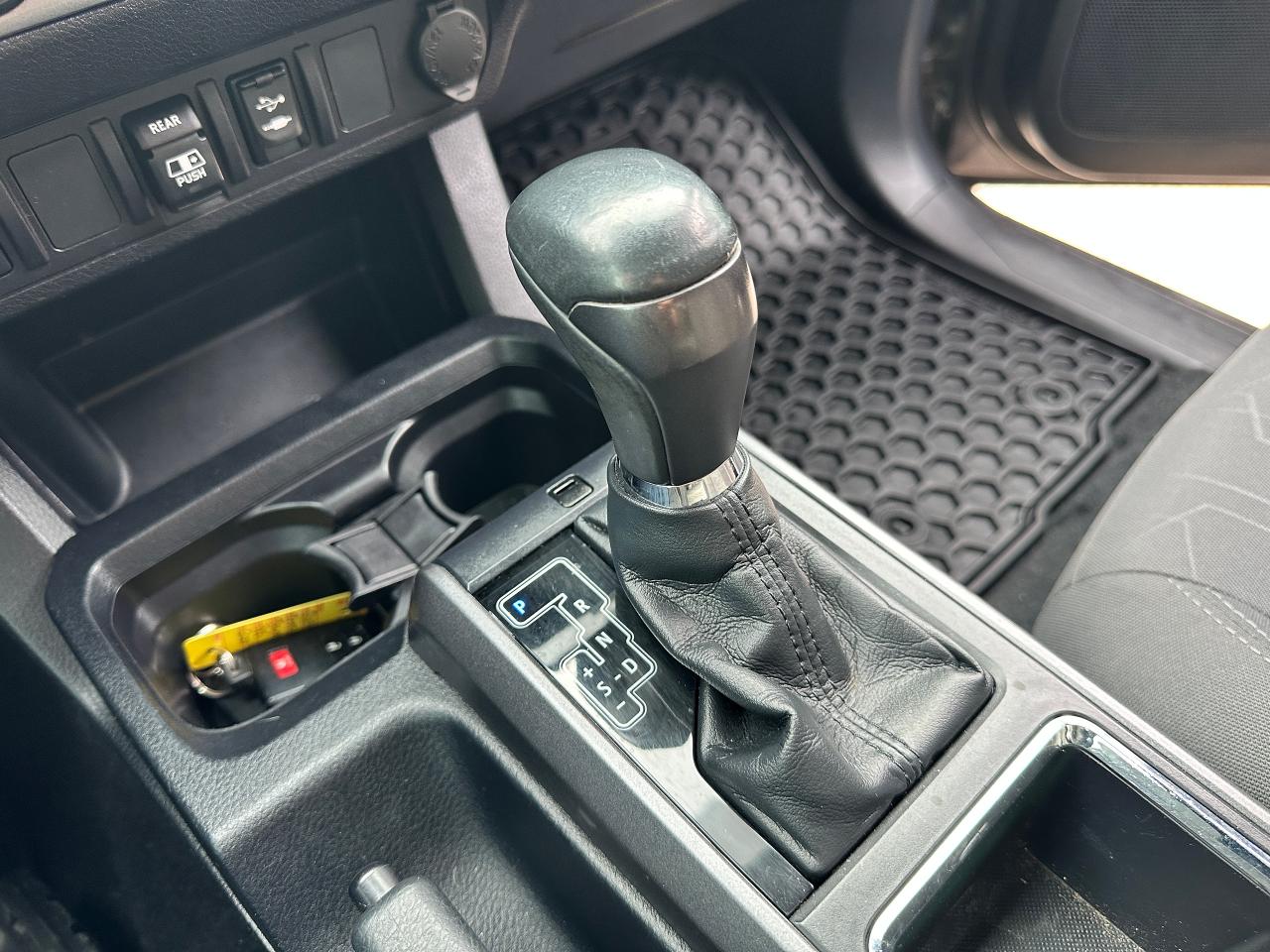 2019 Toyota Tacoma SR5 4X4 LB HTD Cloth NAV Bluetooth XM Alloys RvCam Photo