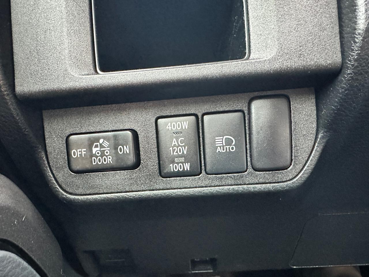 2019 Toyota Tacoma SR5 4X4 LB HTD Cloth NAV Bluetooth XM Alloys RvCam Photo