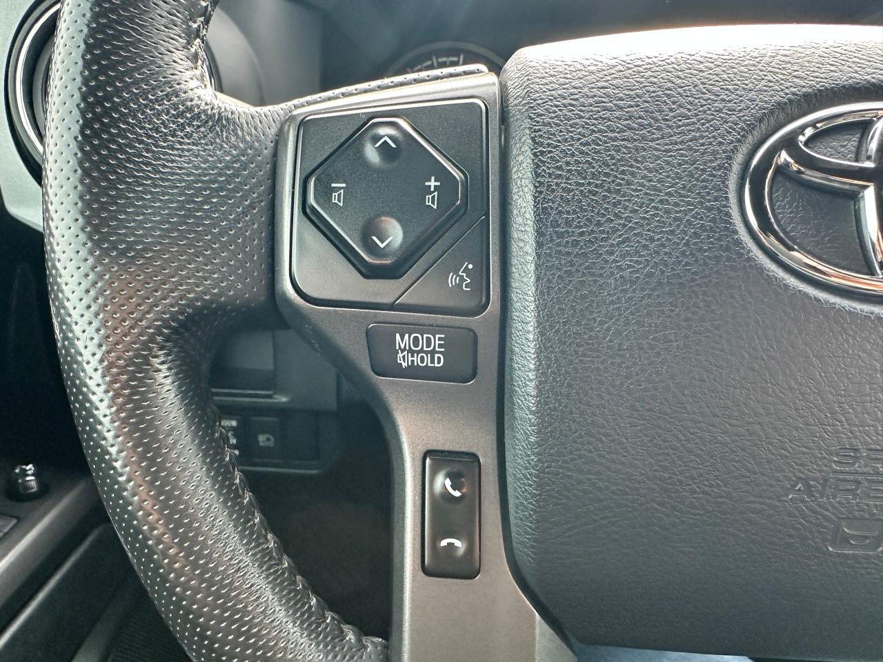 2019 Toyota Tacoma SR5 4X4 LB HTD Cloth NAV Bluetooth XM Alloys RvCam Photo