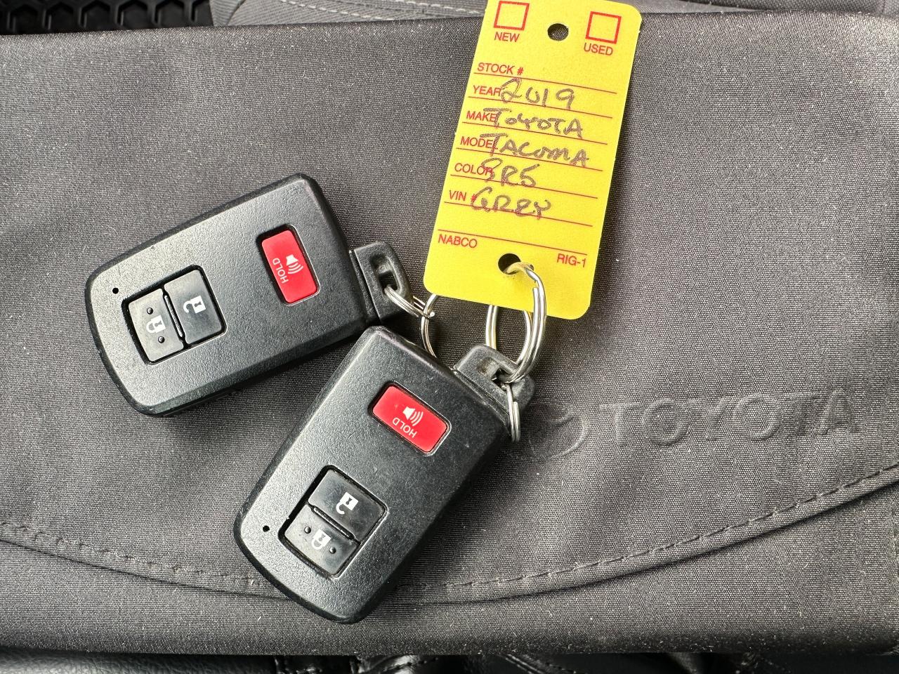 2019 Toyota Tacoma SR5 4X4 LB HTD Cloth NAV Bluetooth XM Alloys RvCam Photo